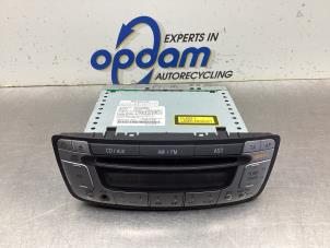 Gebruikte Radio CD Speler Toyota Aygo (B10) 1.0 12V VVT-i Prijs € 75,00 Margeregeling aangeboden door Gebr Opdam B.V.