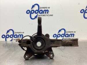 Gebruikte Asschenkel links-voor Renault Kangoo/Grand Kangoo (KW) 1.6 16V Prijs € 45,00 Margeregeling aangeboden door Gebr Opdam B.V.