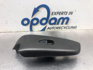 Gebruikte Elektrisch Raam Schakelaar Honda Civic (FA/FD) 1.3 Hybrid Prijs € 22,00 Margeregeling aangeboden door Gebr Opdam B.V.