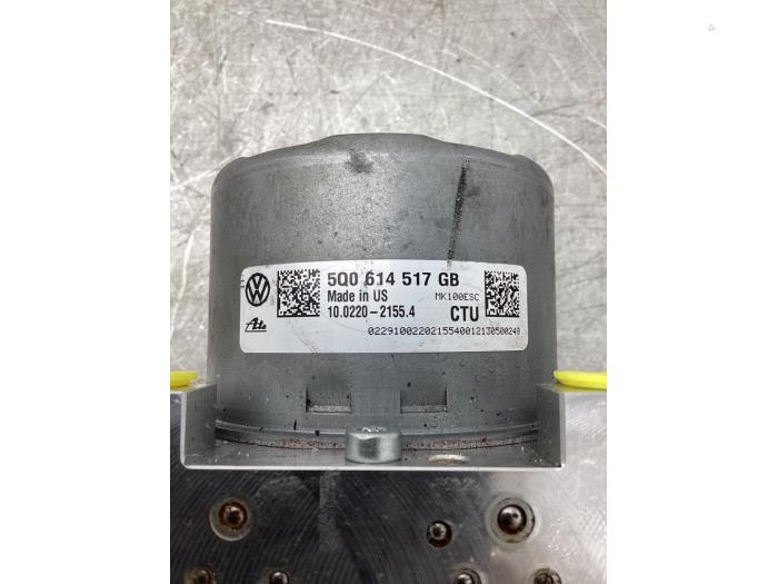 ABS Pomp van een Volkswagen Tiguan Allspace (BW2) 1.5 TSI 16V Evo BlueMotion Technology 2022