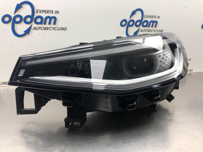 Koplamp links van een Volkswagen ID.4 (E21) GTX 4Motion 77 kWh 2023