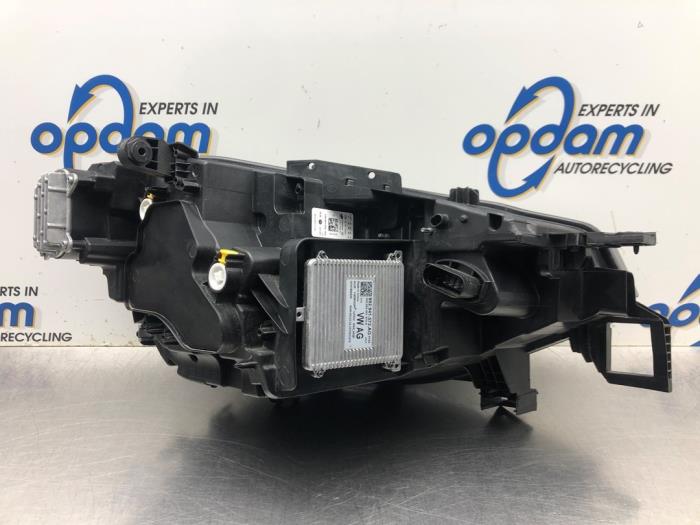 Koplamp links van een Volkswagen ID.4 (E21) GTX 4Motion 77 kWh 2023