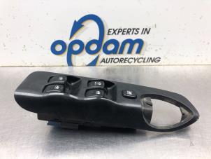 Gebruikte Schakelaar Elektrisch Raam Chevrolet Tacuma 2.0 16V Prijs € 36,00 Margeregeling aangeboden door Gebr Opdam B.V.