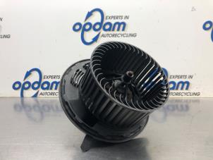 Gebruikte Chaufage Ventilatiemotor BMW 1 serie (E81) 116i 1.6 16V Prijs € 90,00 Margeregeling aangeboden door Gebr Opdam B.V.