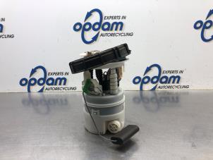 Gebruikte Benzinepomp Dacia Sandero I (BS) 1.2 16V Prijs € 75,00 Margeregeling aangeboden door Gebr Opdam B.V.