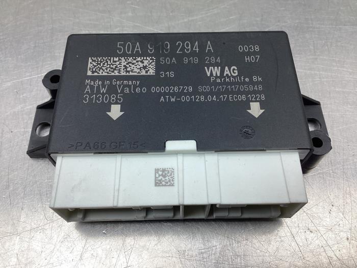 PDC Module van een Seat Leon ST (5FF) 1.4 TSI 16V 2017