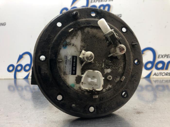 Benzinepomp van een Honda Accord (CL/CN) 2.0 i-VTEC 16V 2006
