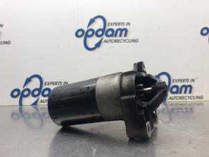 Gebruikte Startmotor Renault Megane II CC (EM) 2.0 16V Prijs € 36,00 Margeregeling aangeboden door Gebr Opdam B.V.