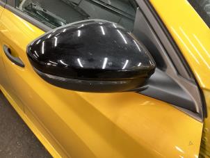 Gebruikte Buitenspiegel rechts Peugeot 208 II (UB/UH/UP) 1.2 Vti 12V PureTech 75 Prijs € 202,00 Margeregeling aangeboden door Gebr Opdam B.V.