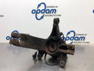 Gebruikte Fusee rechts-voor Renault Megane II CC (EM) 2.0 16V Prijs € 45,00 Margeregeling aangeboden door Gebr Opdam B.V.