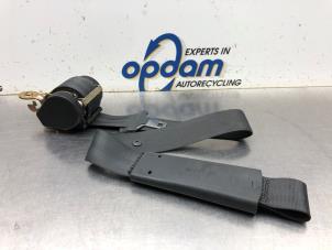 Gebruikte Veiligheidsgordel rechts-voor Renault Megane II CC (EM) 2.0 16V Prijs € 45,00 Margeregeling aangeboden door Gebr Opdam B.V.