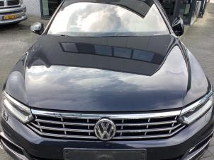 Gebruikte Motorkap Volkswagen Passat Variant (3G5) 1.6 TDI 16V Prijs € 500,00 Margeregeling aangeboden door Gebr Opdam B.V.