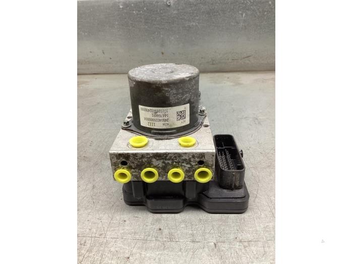 Gebruikte ABS Pomp Opel Karl 1.0 12V Prijs € 100,00 Margeregeling aangeboden door Gebr Opdam B.V.