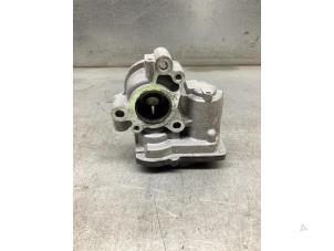 Gebruikte Gasklephuis Mercedes A (177.0) 1.5 A-180d Prijs € 100,00 Margeregeling aangeboden door Gebr Opdam B.V.