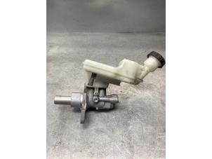 Gebruikte Hoofdremcilinder Mercedes A (177.0) 1.5 A-180d Prijs € 35,00 Margeregeling aangeboden door Gebr Opdam B.V.