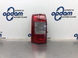 Gebruikte Achterlicht links Opel Omega B Caravan (21/22/23) 2.2 DTI 16V Prijs € 32,00 Margeregeling aangeboden door Gebr Opdam B.V.