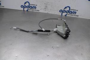 Gebruikte Slotmechaniek Portier 4Deurs rechts-voor Peugeot 2008 Prijs op aanvraag aangeboden door Gebr Opdam B.V.