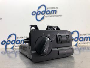 Gebruikte Licht Schakelaar BMW 3 serie (E46/4) 316i Prijs € 20,00 Margeregeling aangeboden door Gebr Opdam B.V.