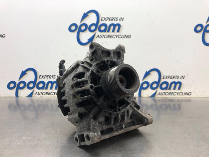Gebruikte Dynamo Mercedes B (W245) 1.7 B-170 16V Prijs € 70,00 Margeregeling aangeboden door Gebr Opdam B.V.