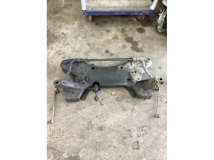 Gebruikte Subframe Opel Movano 2.3 CDTi Biturbo 16V FWD Prijs € 200,00 Margeregeling aangeboden door Gebr Opdam B.V.