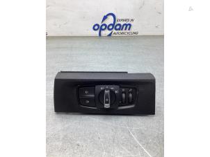 Gebruikte Schakelaar Licht BMW 1 serie (F21) 114i 1.6 16V Prijs € 30,00 Margeregeling aangeboden door Gebr Opdam B.V.