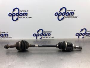 Gebruikte Aandrijfas links-voor Toyota Aygo (B40) 1.0 12V VVT-i Prijs € 68,00 Margeregeling aangeboden door Gebr Opdam B.V.