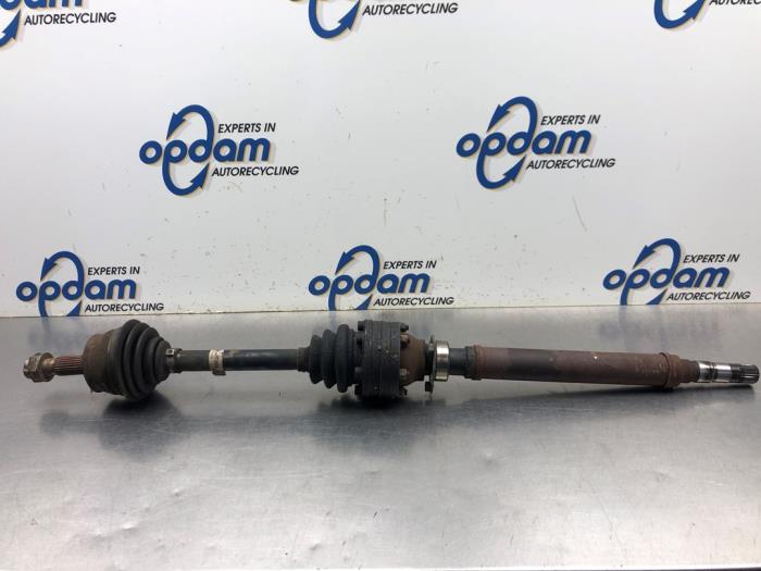 Gebruikte Aandrijfas rechts-voor Alfa Romeo GT (937) 1.8 Twin Spark 16V Prijs € 68,00 Margeregeling aangeboden door Gebr Opdam B.V.
