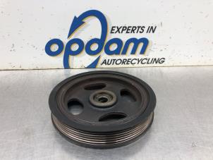 Gebruikte Krukas Poelie Mitsubishi Space Star (A0) 1.0 12V Prijs € 36,00 Margeregeling aangeboden door Gebr Opdam B.V.