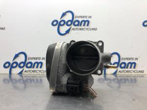 Gebruikte Gasklephuis Renault Megane II CC (EM) 2.0 16V Prijs € 54,00 Margeregeling aangeboden door Gebr Opdam B.V.