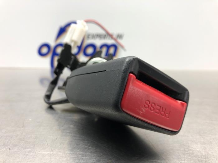 Veiligheidsgordel Insteek links-achter van een Mazda 2 (DJ/DL) 1.5 SkyActiv-G 90 2019
