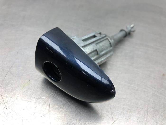 Deurslot Cilinder links van een Mazda 2 (DJ/DL) 1.5 SkyActiv-G 90 2019