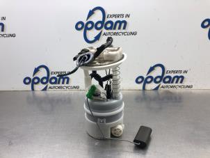 Gebruikte Benzinepomp Renault Twingo II (CN) 1.2 16V Prijs € 45,00 Margeregeling aangeboden door Gebr Opdam B.V.