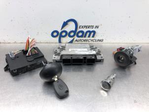 Gebruikte Computer Motormanagement Renault Twingo II (CN) 1.2 16V Prijs € 202,00 Margeregeling aangeboden door Gebr Opdam B.V.