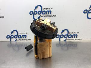 Gebruikte Brandstofpomp Elektrisch Renault Clio IV (5R) 1.5 Energy dCi 90 FAP Prijs € 68,00 Margeregeling aangeboden door Gebr Opdam B.V.