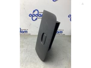 Gebruikte Dashboardkastje Renault Clio IV (5R) 1.5 Energy dCi 90 FAP Prijs € 30,00 Margeregeling aangeboden door Gebr Opdam B.V.