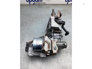 Gebruikte Stuurkolom Huis Renault Clio IV (5R) 1.5 Energy dCi 90 FAP Prijs € 150,00 Margeregeling aangeboden door Gebr Opdam B.V.