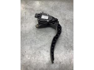 Gebruikte Gaspedaalpositie Sensor Renault Clio IV (5R) 1.5 Energy dCi 90 FAP Prijs € 20,00 Margeregeling aangeboden door Gebr Opdam B.V.