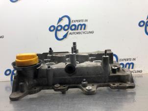 Gebruikte Kleppendeksel Dacia Sandero II 0.9 TCE 12V Prijs € 45,00 Margeregeling aangeboden door Gebr Opdam B.V.