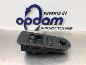 Gebruikte Ruit schakelaar elektrisch Volkswagen Up! (121) 1.0 12V EcoFuel Prijs € 45,00 Margeregeling aangeboden door Gebr Opdam B.V.