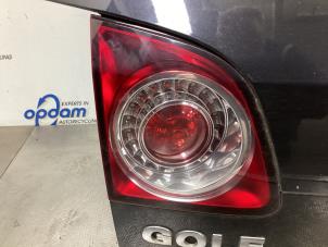 Gebruikte Achterlicht links Volkswagen Golf Plus (5M1/1KP) 1.4 16V Prijs € 30,00 Margeregeling aangeboden door Gebr Opdam B.V.