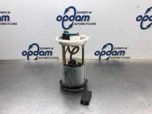 Gebruikte Benzinepomp Volkswagen Golf Plus (5M1/1KP) 1.4 16V Prijs € 68,00 Margeregeling aangeboden door Gebr Opdam B.V.