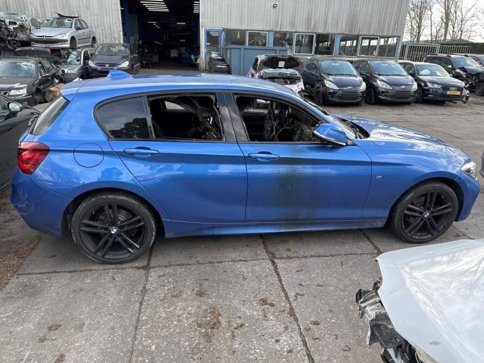 Spiegel Buiten rechts van een BMW 1 serie (F20) 118i 1.5 TwinPower 12V 2019