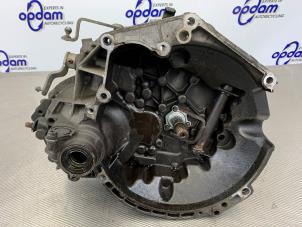 Gebruikte Versnellingsbak Peugeot 206+ (2L/M) 1.1 XR,XS Prijs € 180,00 Margeregeling aangeboden door Gebr Opdam B.V.