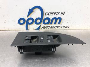 Gebruikte Elektrisch Raam Schakelaar Seat Leon (1P1) 2.0 FSI 16V Prijs € 45,00 Margeregeling aangeboden door Gebr Opdam B.V.