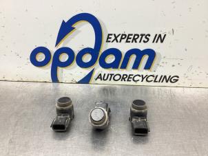 Gebruikte PDC Sensor Renault Scénic III (JZ) 1.4 16V TCe 130 Prijs € 54,00 Margeregeling aangeboden door Gebr Opdam B.V.