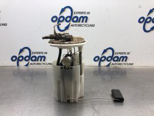 Gebruikte Benzinepomp Renault Scénic III (JZ) 1.4 16V TCe 130 Prijs € 68,00 Margeregeling aangeboden door Gebr Opdam B.V.