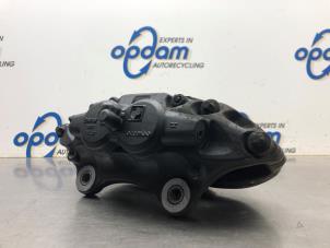 Gebruikte Remklauw (Tang) rechts-voor BMW 4 serie Gran Coupe (F36) 428i 2.0 Turbo 16V Prijs € 450,00 Margeregeling aangeboden door Gebr Opdam B.V.