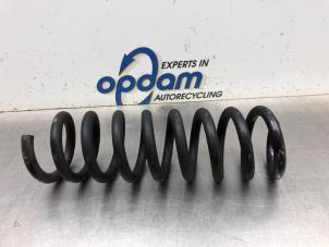 Gebruikte Schroefveer achter Mercedes C (W203) 1.8 C-180K 16V Prijs € 27,00 Margeregeling aangeboden door Gebr Opdam B.V.