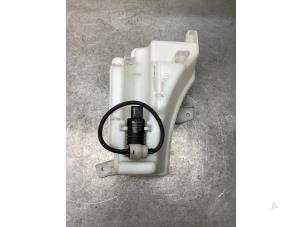 Gebruikte Ruitensproeiertank voor Opel Mokka/Mokka X 1.4 Turbo 16V 4x2 Prijs € 50,00 Margeregeling aangeboden door Gebr Opdam B.V.