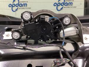 Gebruikte Motor Ruitenwisser achter Ford Fiesta 6 (JA8) 1.25 16V Prijs € 50,00 Margeregeling aangeboden door Gebr Opdam B.V.
